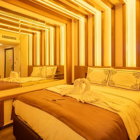 Di Poesia & Free Breakfast Otel