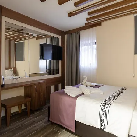 Di Poesia & Free Breakfast Otel 2*