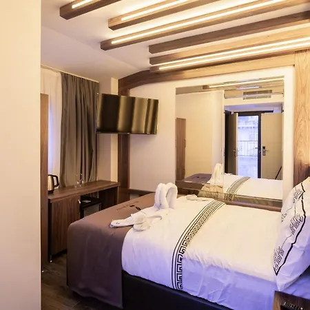 Di Poesia & Free Breakfast Otel