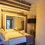 Hotel Di Poesia & Free Breakfast Estambul