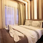 Hotel Di Poesia & Free Breakfast 2*