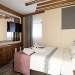 Hotel Di Poesia & Free Breakfast 2*