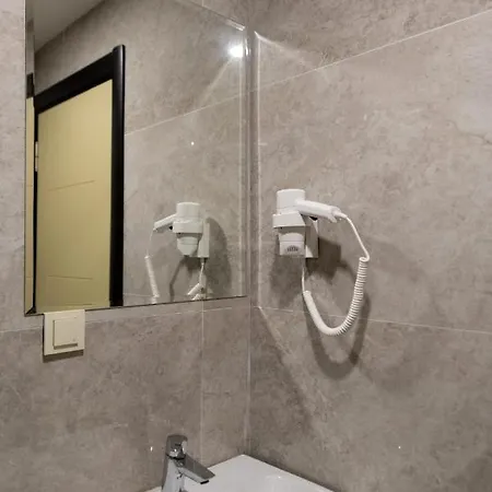 Di Poesia & Free Breakfast