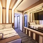 Di Poesia & Free Breakfast Hotel 2*