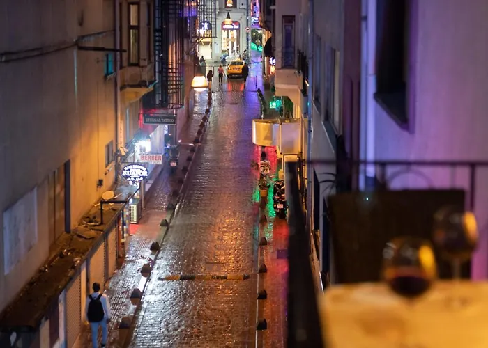 Di Poesia & Free Breakfast Hotel