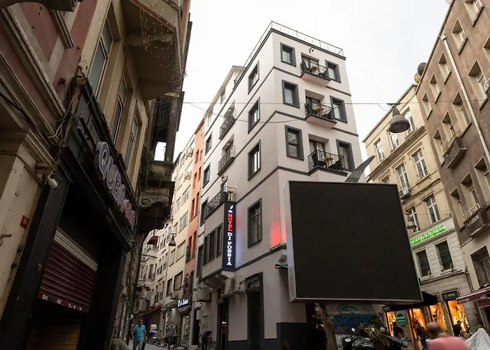 Hotel Di Poesia & Free Breakfast