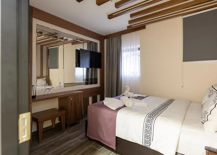 Di Poesia & Free Breakfast Hotel 2*