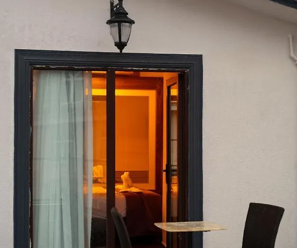 Di Poesia & Free Breakfast