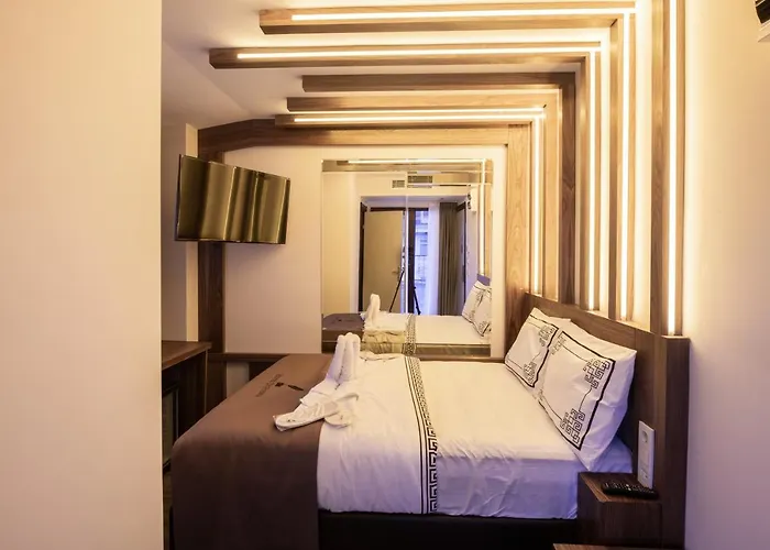 Di Poesia & Free Breakfast